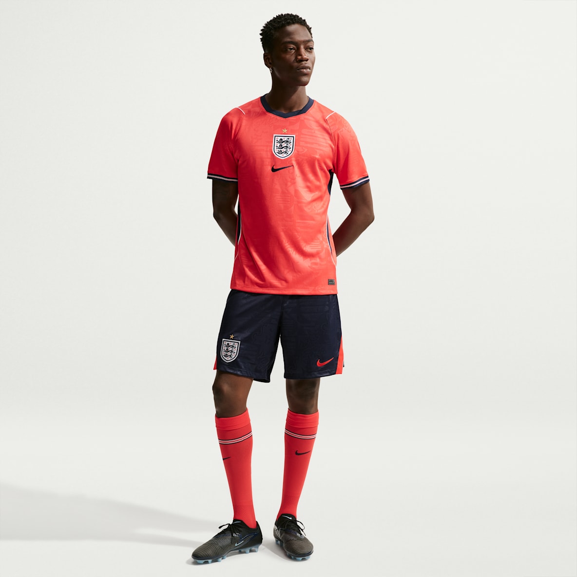 England. Nike RO